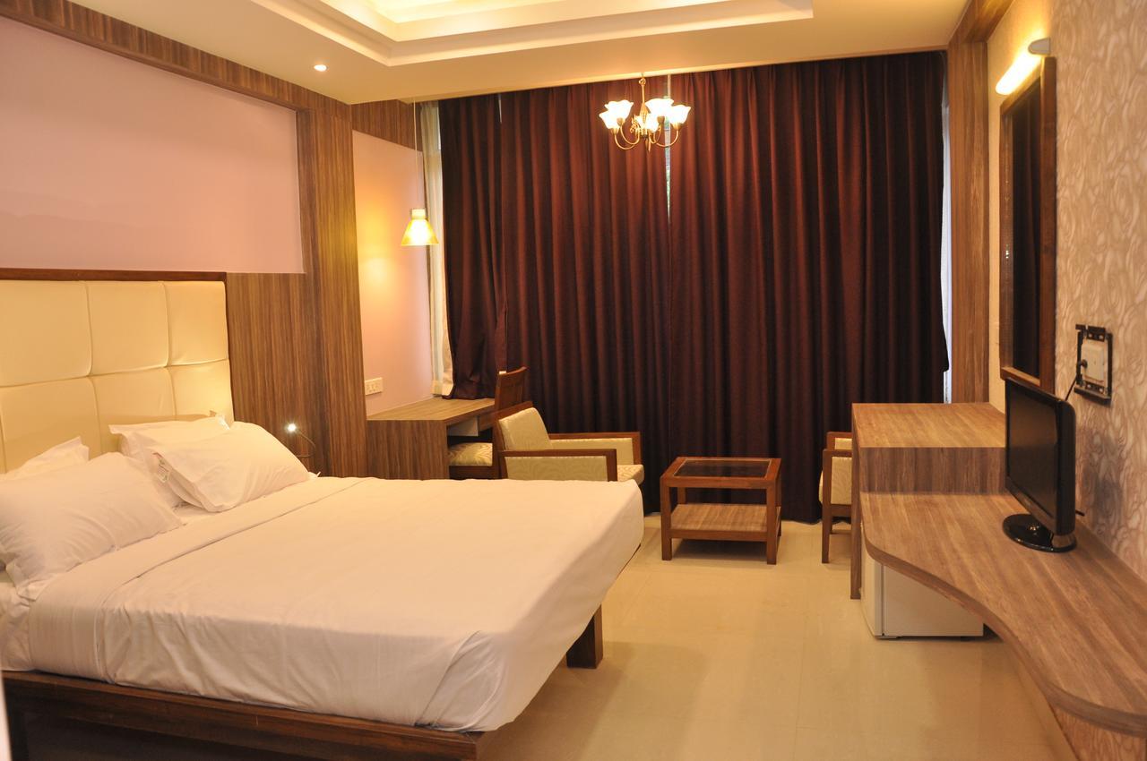 Отель Panaji Residency Экстерьер фото